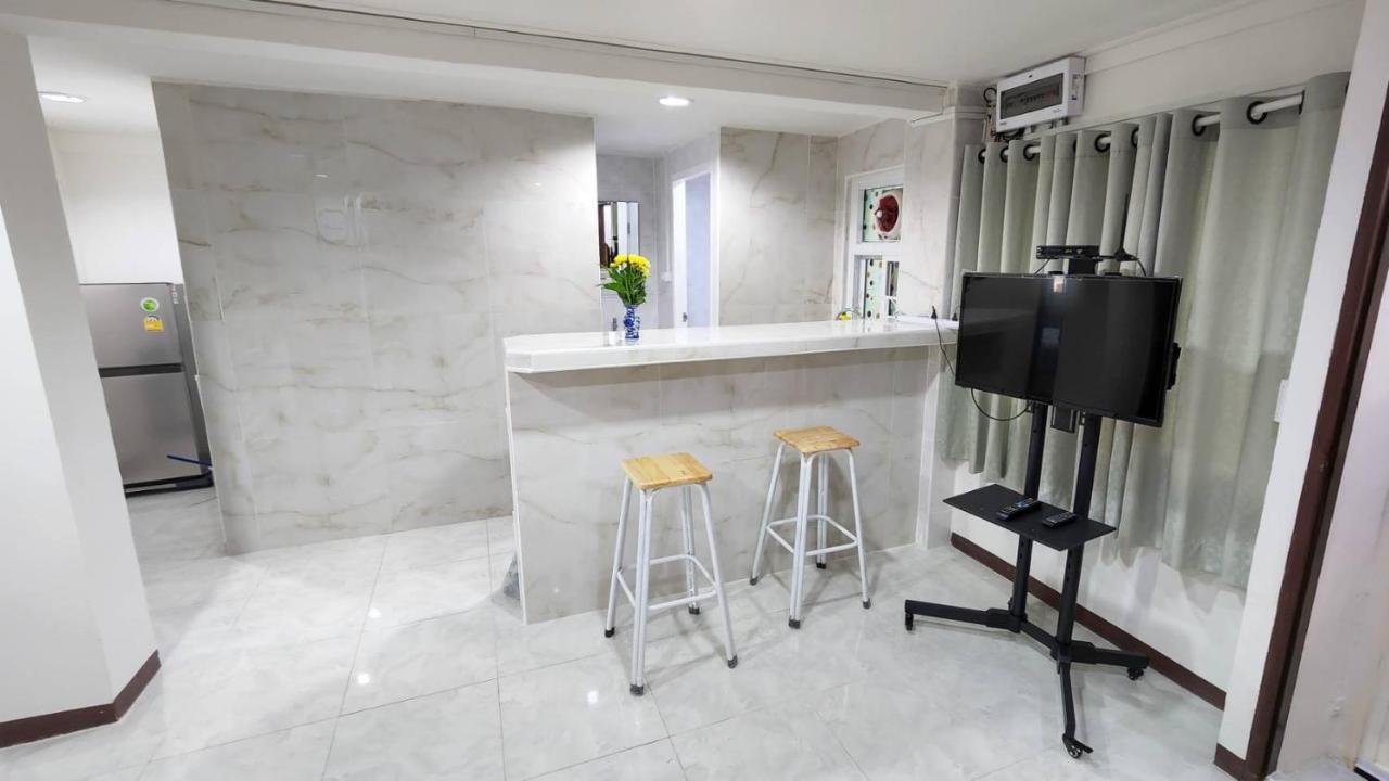 Apartment A4 Dindaeng Bangkok Exterior foto